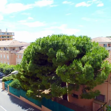 Apartment Bright Of 44 M With A Balcony